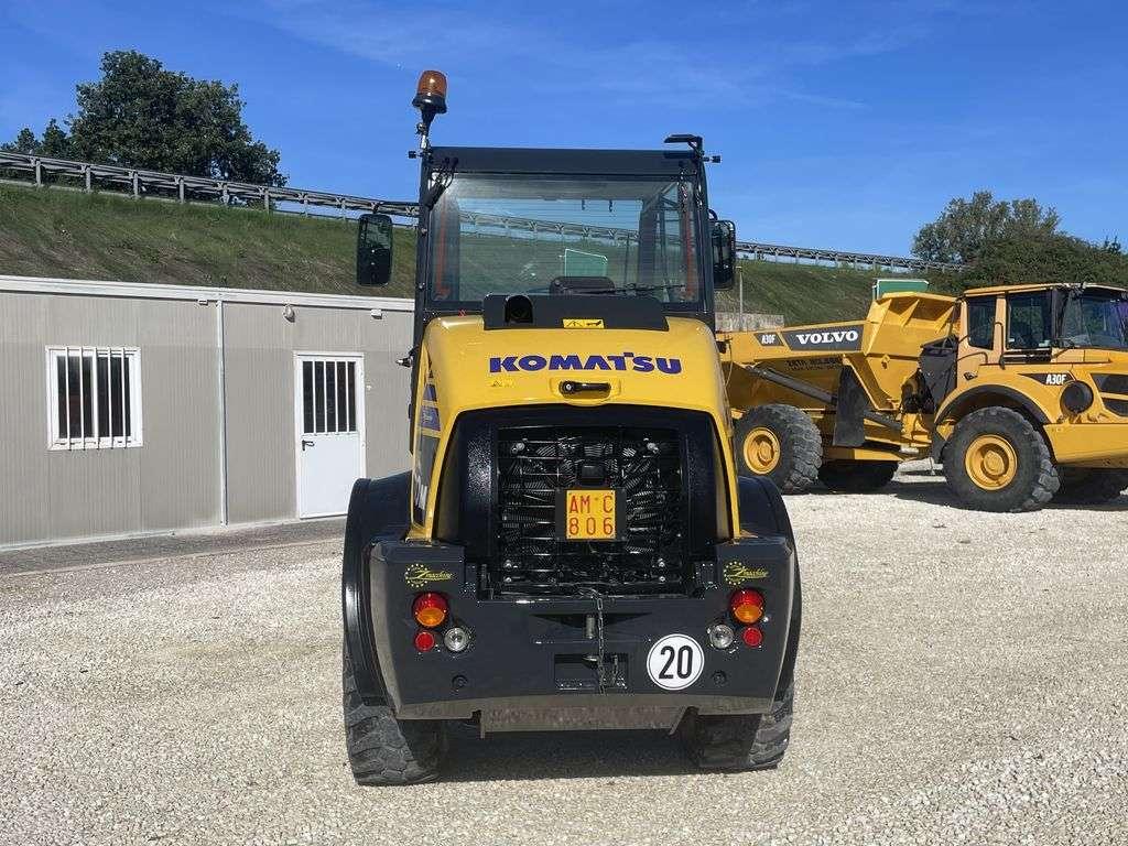 Komatsu WA 80M-8 Foto 3