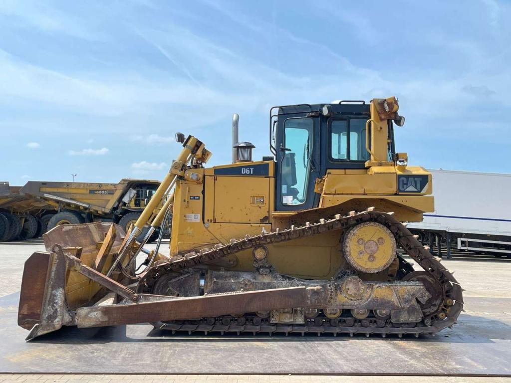 Caterpillar D6T LGP Foto 1