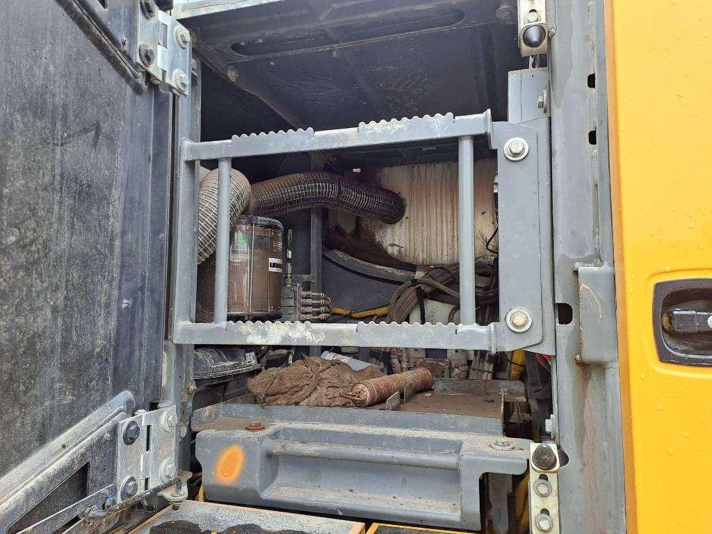 Liebherr R 946 LC Foto 20