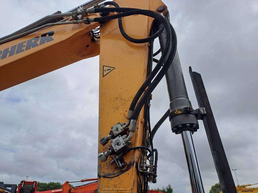 Liebherr R 946 LC Foto 9
