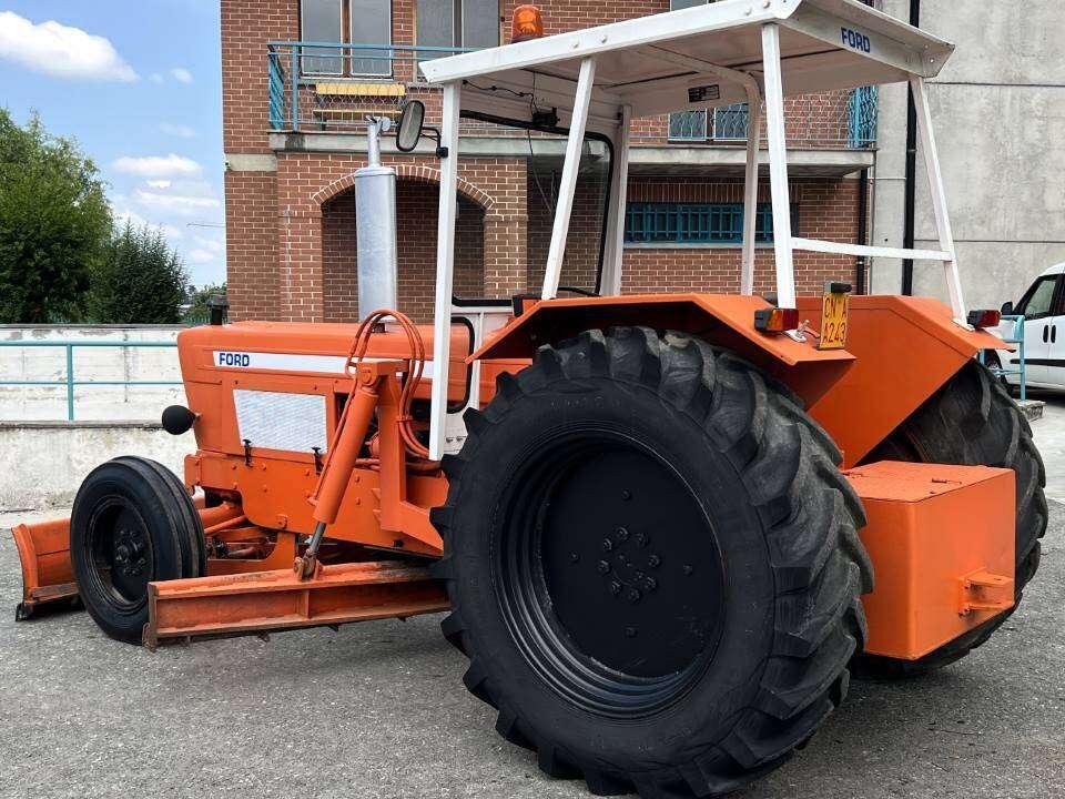 Ford 5600 4X2 Foto 3