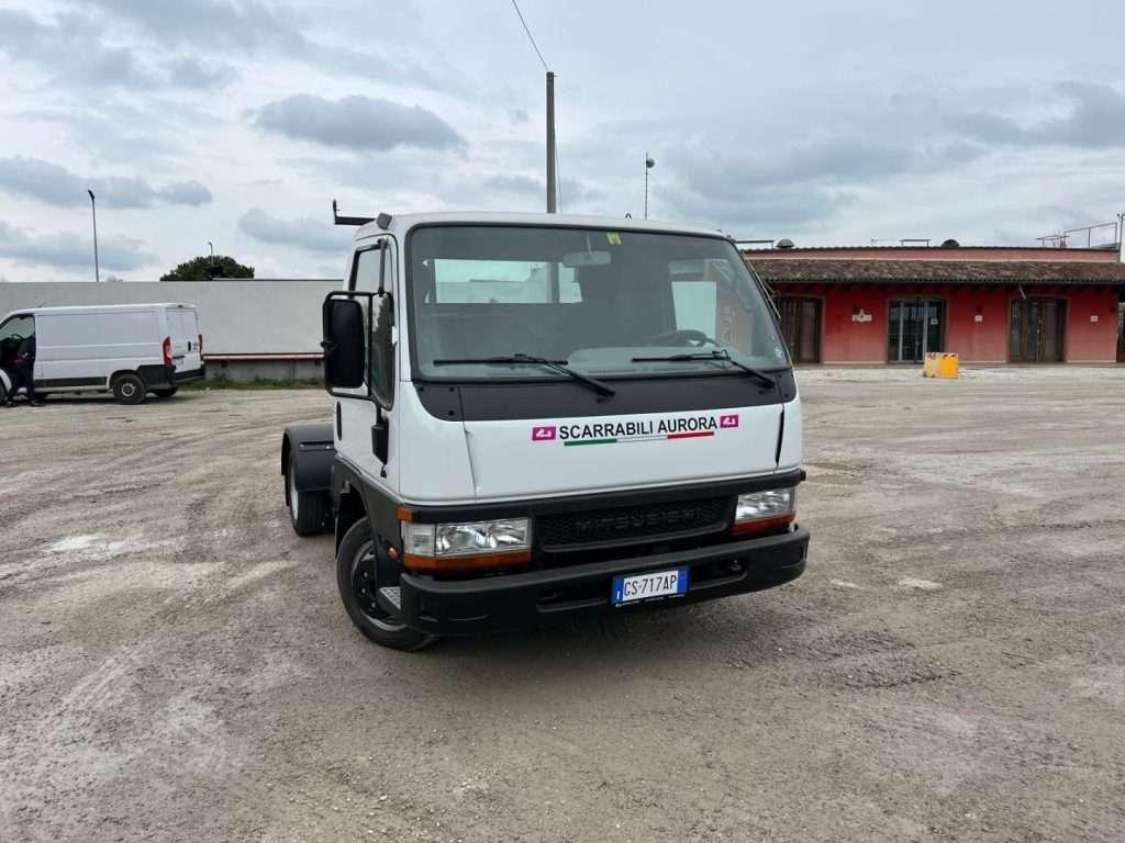 Mitsubishi CANTER 3.0 SCARRABILE Foto 8