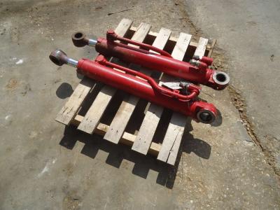 Pistón de rotación de la cuchara para per Takeuchi TL10V-2 vendida por OLM 90 Srl
