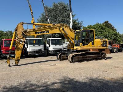 Komatsu PC210-8 vendida por G.M. Service srl