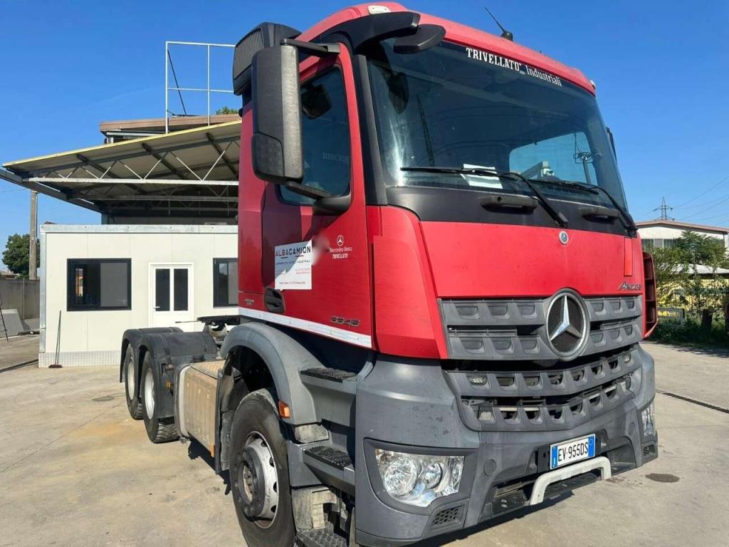 Mercedes-Benz Arocs 6x4 Foto 1