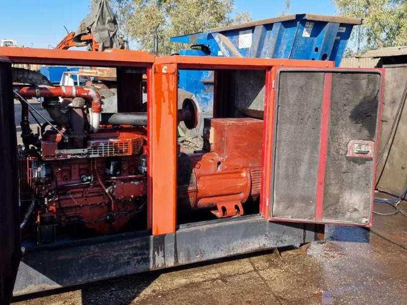 Iveco 125 KVA Foto 6