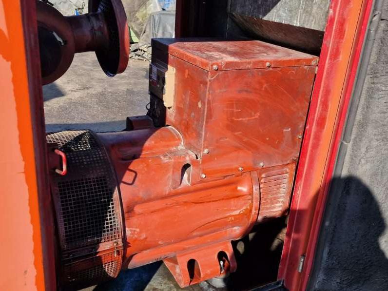 Iveco 125 KVA Foto 9