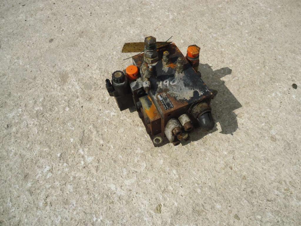 Válvula hidráulica para Fiat Kobelco W190 Foto 1