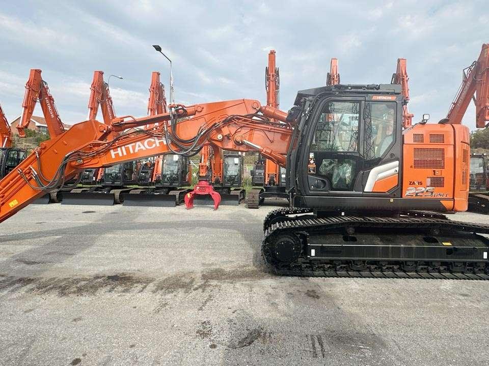 Hitachi ZX225USLC-7 Foto 2
