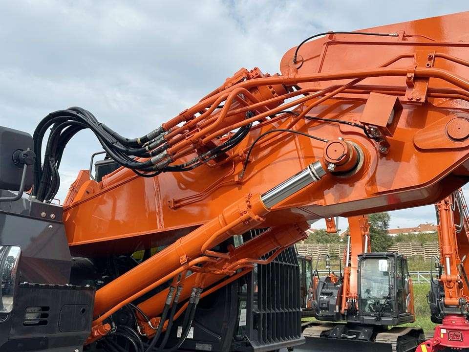 Hitachi ZX225USLC-7 Foto 5