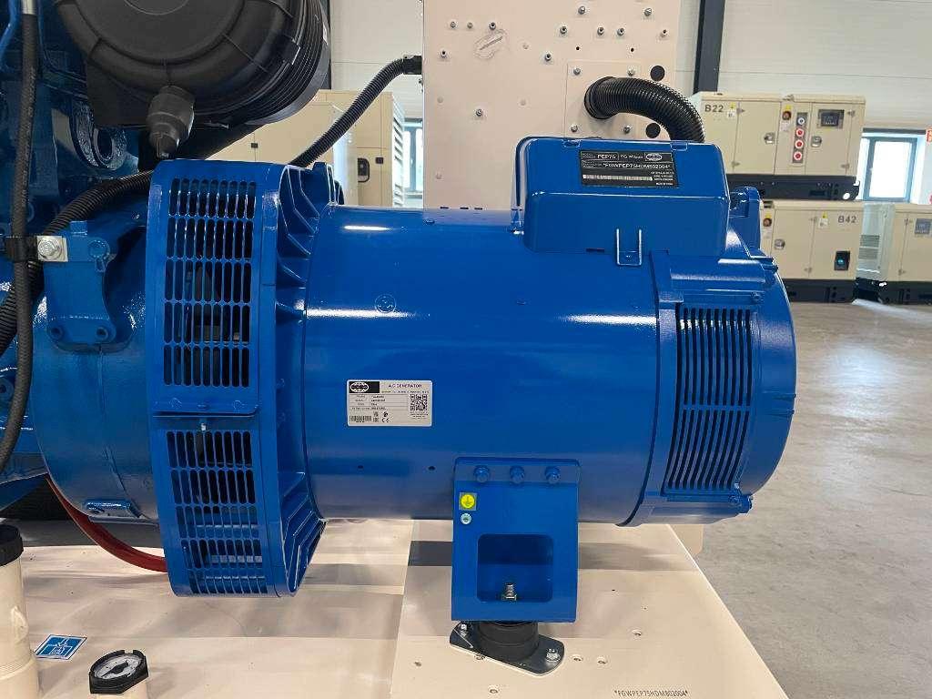 FG Wilson P150-5 - 150 kVA Open Genset - DPX-16009-O Foto 13