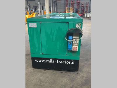 Milantractor A A1 100SXA vendida por Deal Di Balliu Mentor & c. Sas