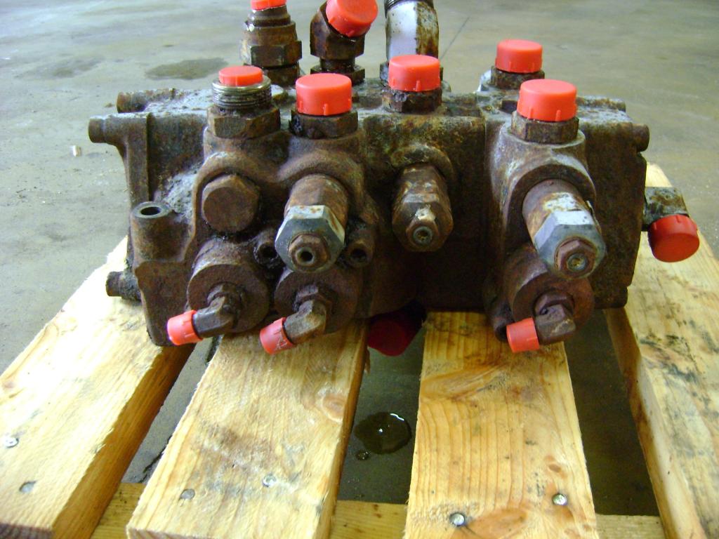 Distribuidor hidraulico para Fiat Hitachi Foto 2
