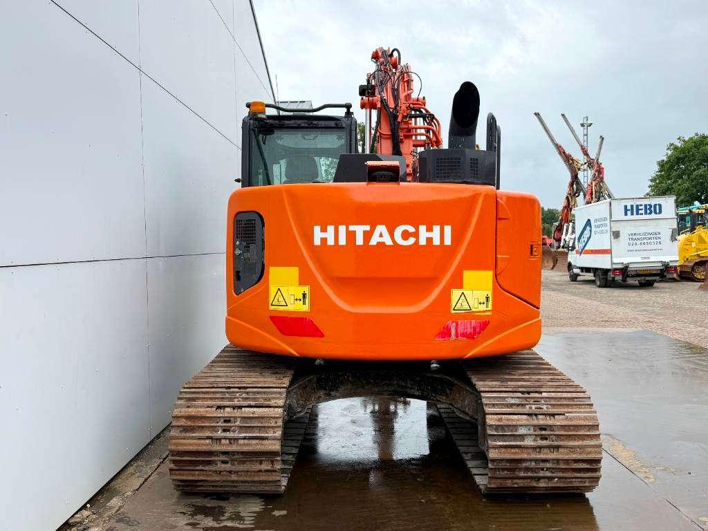 Hitachi ZX135US-6 - Quick Coupler / Hammer Lines Foto 4