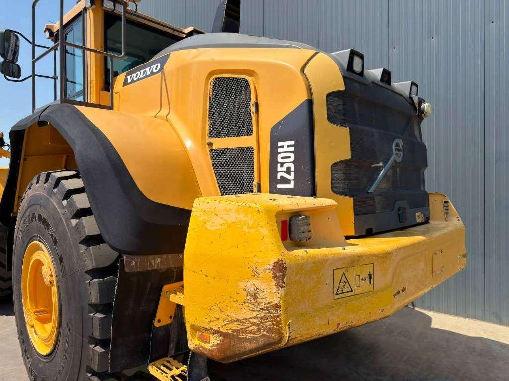 Volvo L250H Foto 11