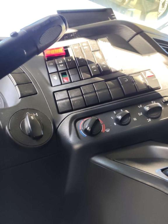 Iveco STRALIS HI-STREET 260S31 Foto 4