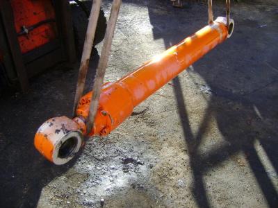 Pistón para Fiat Hitachi EX 285 vendida por PRV Ricambi Srl