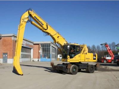 Komatsu PW220-MH vendida por Massucco T. Srl