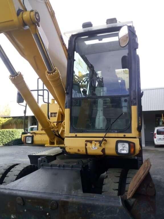Komatsu PW220-MH Foto 14