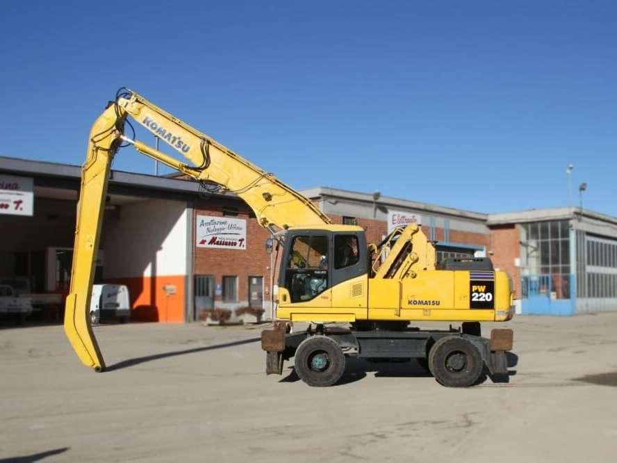 Komatsu PW220-MH Foto 2