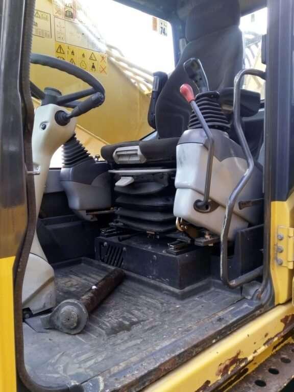 Komatsu PW220-MH Foto 4