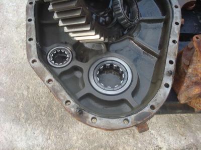 Tapa derecha de caja de engranajes para FIAT ALLIS E DOZER FL10B - FL10C - AD10C vendida por OLM 90 Srl