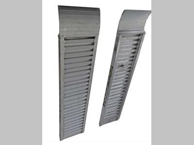 Coppia di rampe in alluminio Lunghezza 5.000 mm - Portata 5.950 kg vendida por Progetto Rampe
