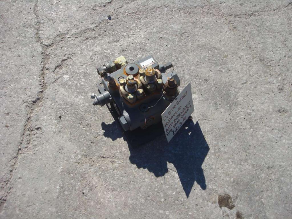 Distribuidor hidraulico para PALA GOMMATA ZW310 Foto 2