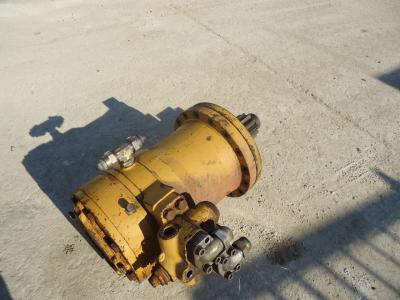 Motor de rotación de la plataforma giratoria para Fiat Allis FE28 vendida por OLM 90 Srl