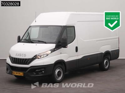 Iveco Daily 35S18 3.0L Automaat L2H2 3.5t trekhaak Camera 3520L L2 A/C Towbar Cruise control vendida por BAS World B.V.