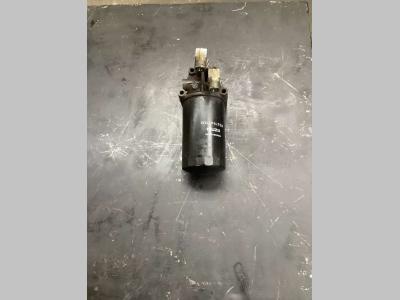 Soporte del filtro de aceite del motor para Hitachi ZX 135U-5 vendida por Massucco T. Srl Area Ricambi