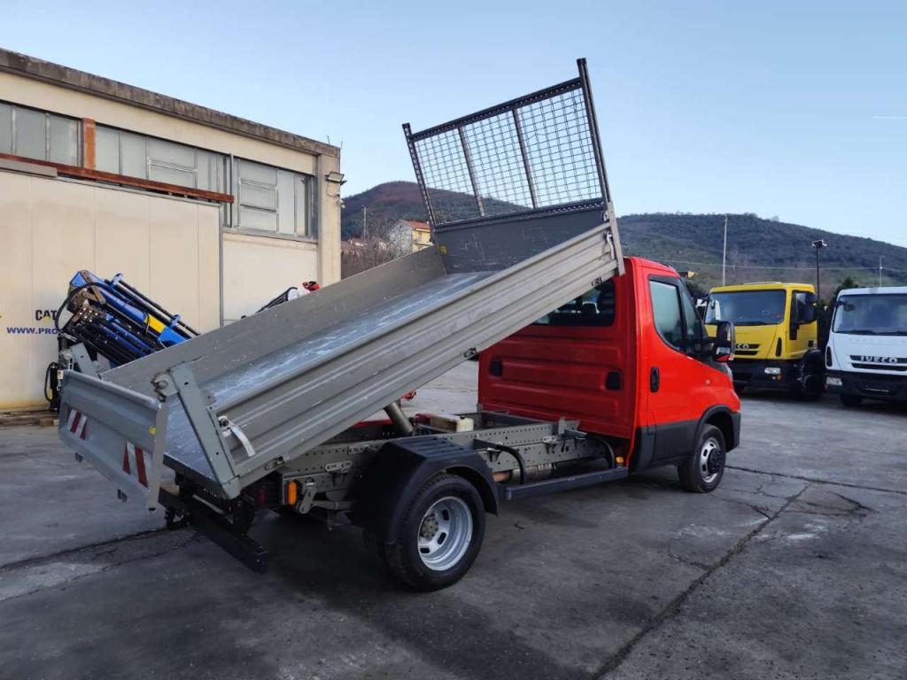 Iveco DAILY 35-120 Foto 17