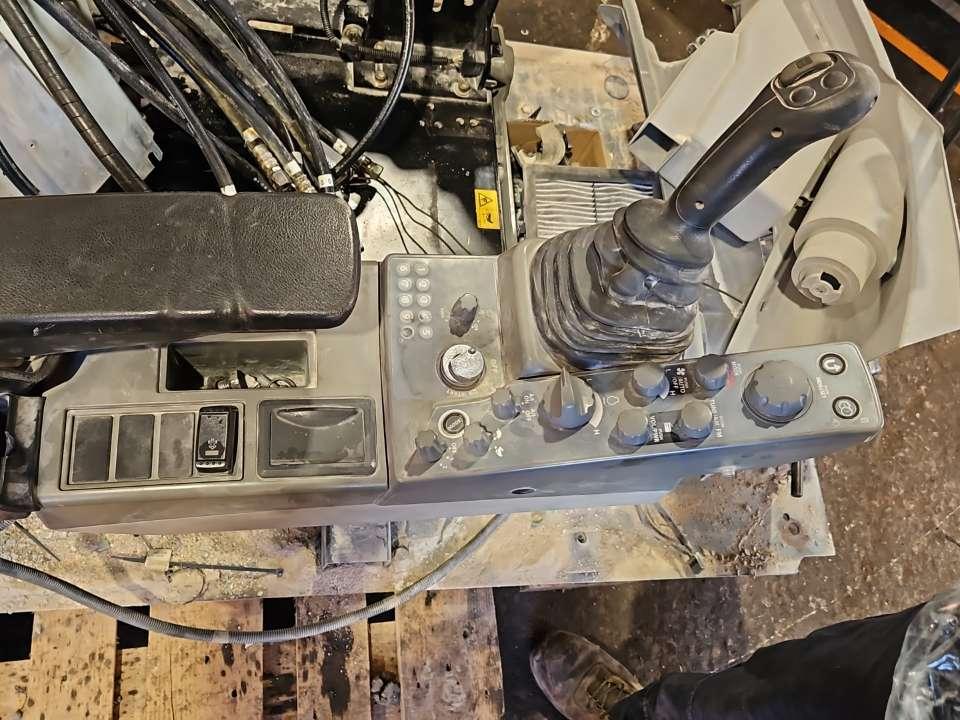 Manipulador para Hitachi ZX350 LCN 5B Foto 1