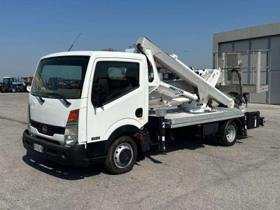 Nissan 35.11 MX 170 vendida por Massucco T. Srl