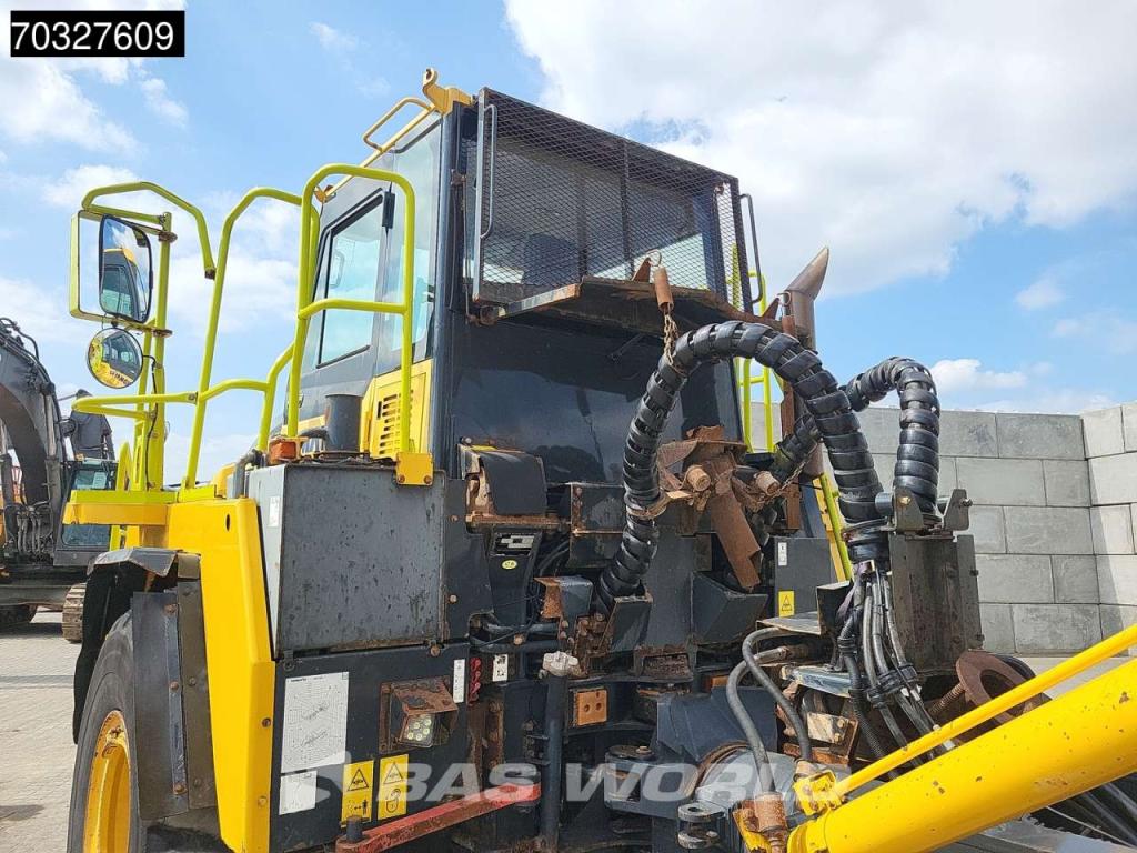 Komatsu HM300-3 Foto 11