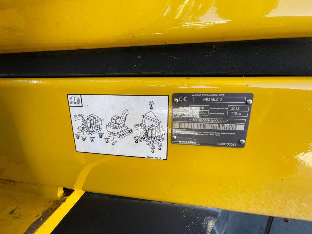 Komatsu HB215LC-2 Foto 13