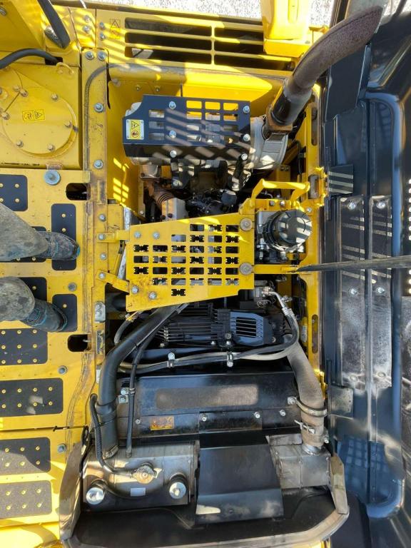 Komatsu HB215LC-2 Foto 16
