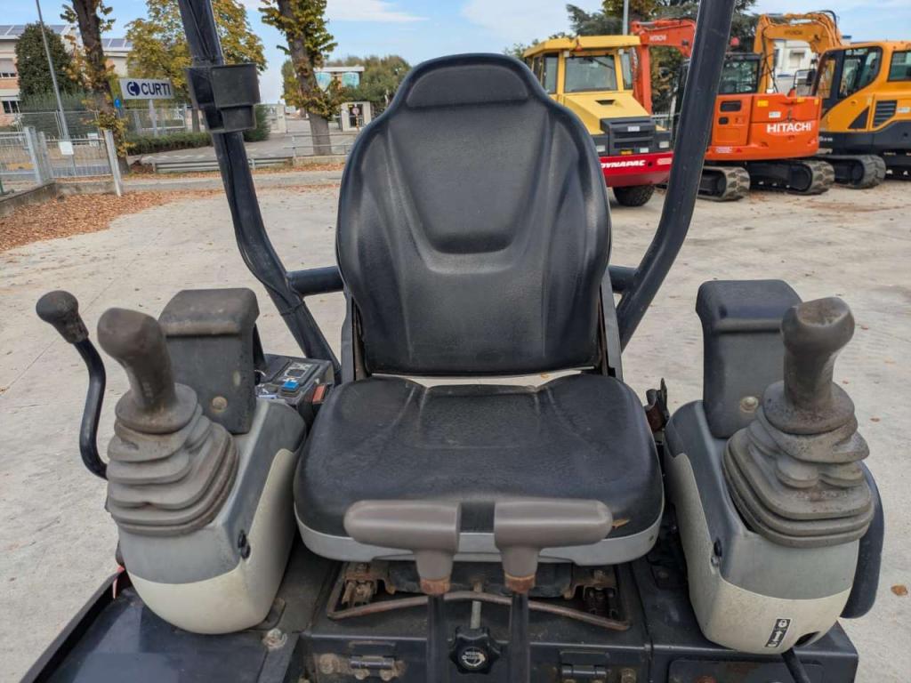 Hitachi ZX19U5 Foto 5