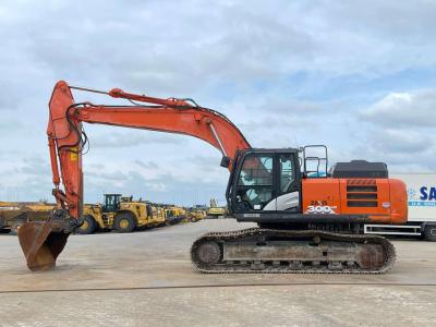 Hitachi ZX300LC-6 Foto 1