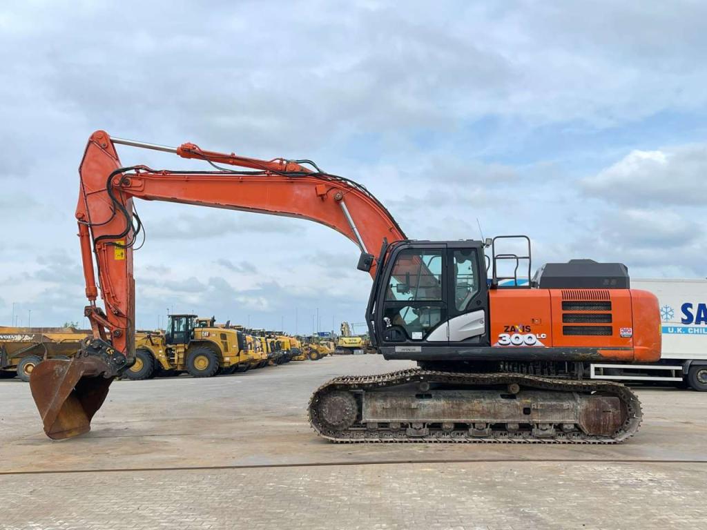 Hitachi ZX300LC-6 Foto 1