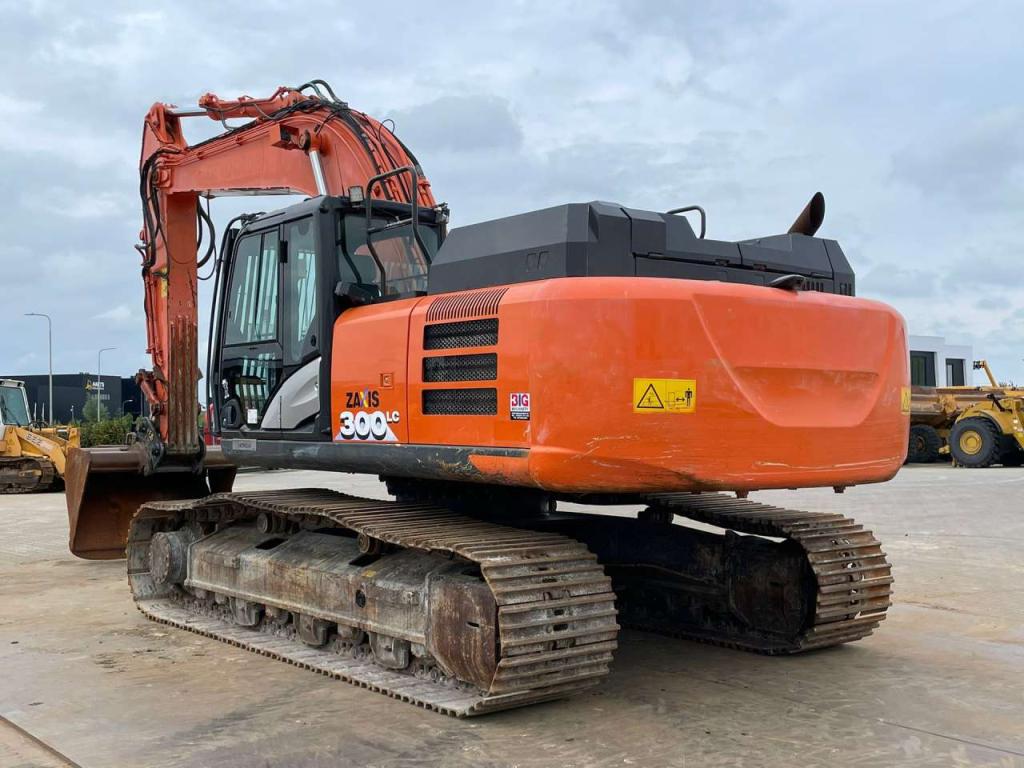 Hitachi ZX300LC-6 Foto 3