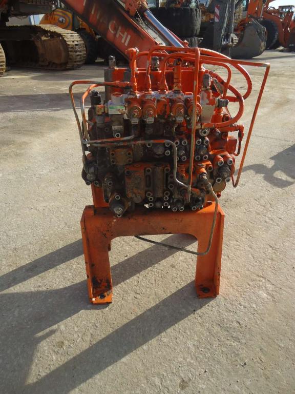 Distribuidor hidraulico para Fiat Hitachi EX215 Foto 2