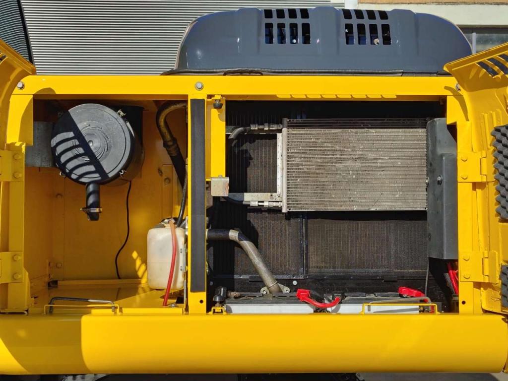 New Holland E 215 B Foto 10