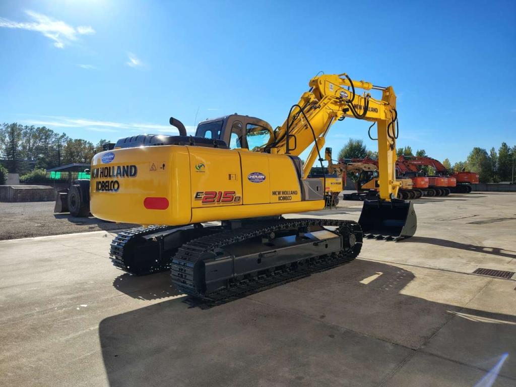 New Holland E 215 B Foto 5