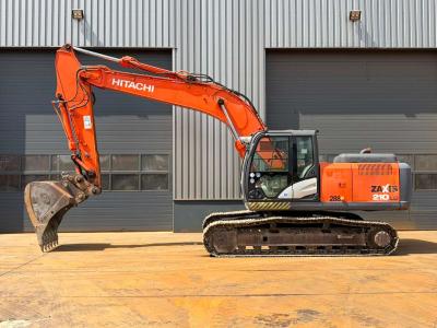 Hitachi ZX210LC-5B Foto 1