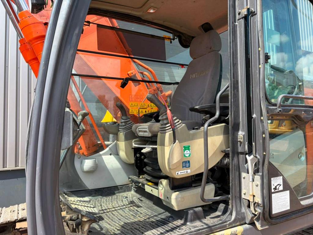 Hitachi ZX210LC-5B Foto 20
