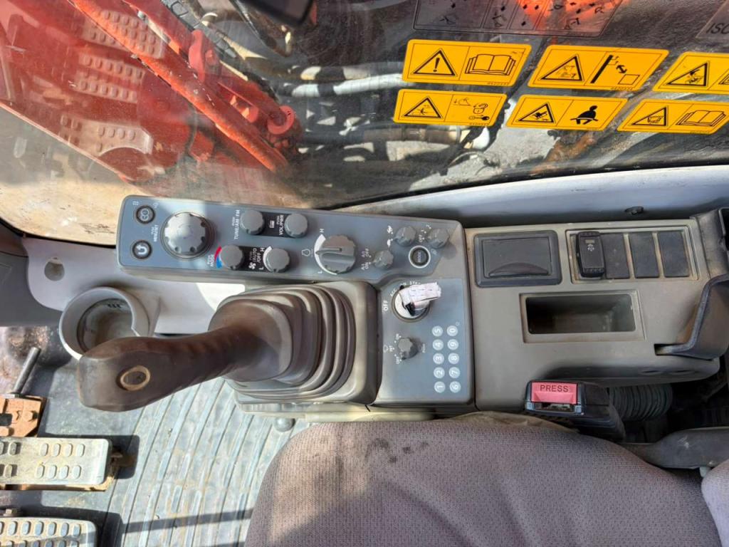 Hitachi ZX210LC-5B Foto 23