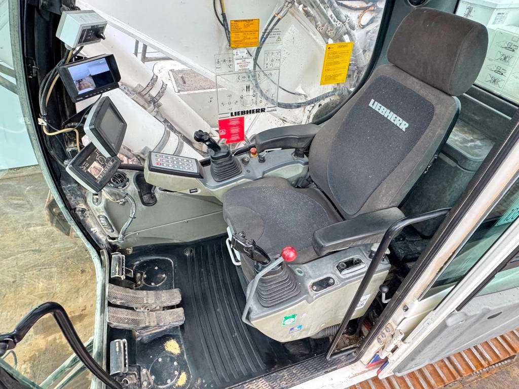 Liebherr R946LC - Hammer Lines / Quick Coupler Foto 8