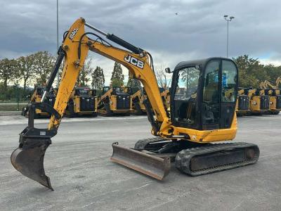 JCB 8045 vendida por Commerciale Adriatica MMT. Srl