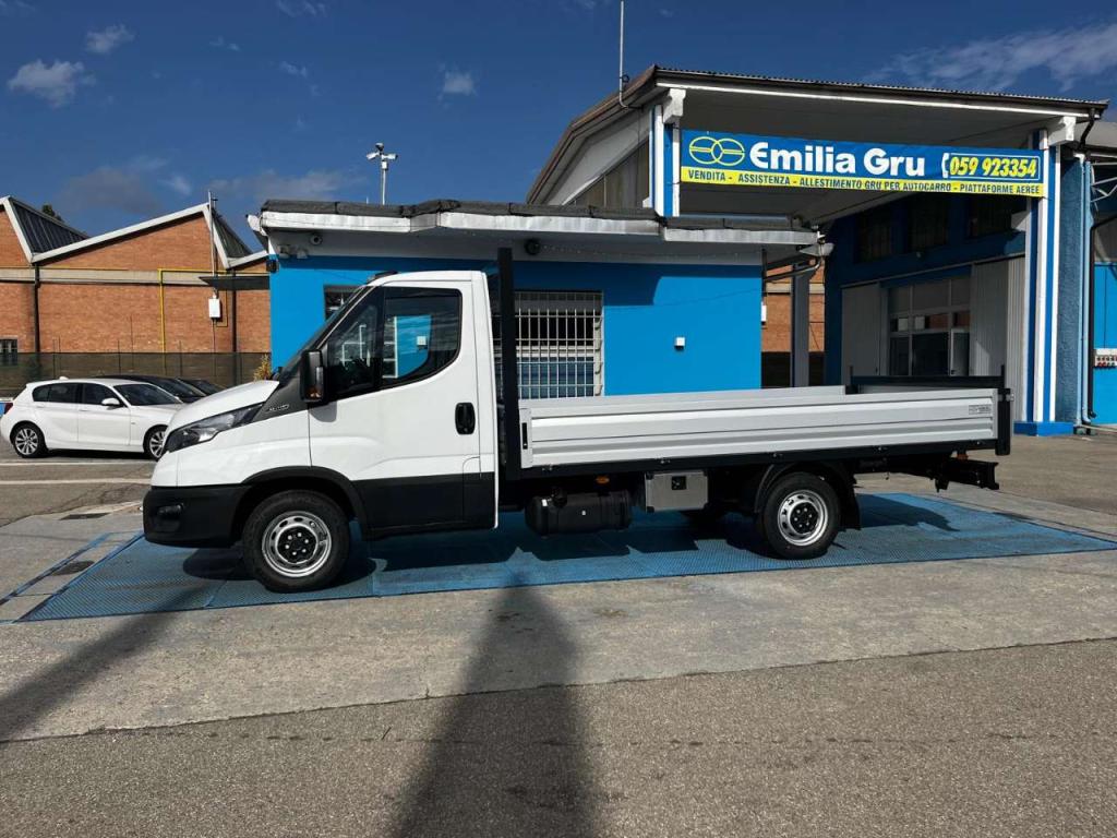 Iveco daily 35-140 con cassone fisso Foto 4